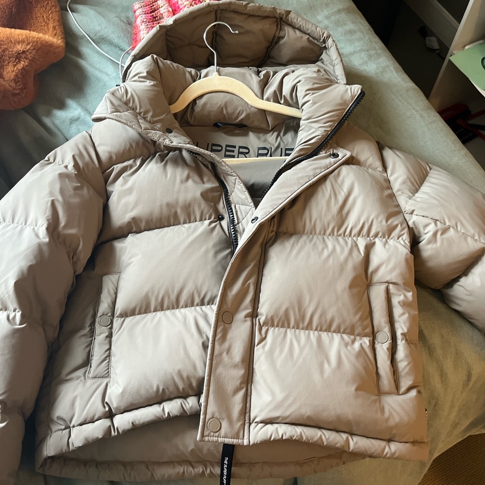 Aritzia super puffer